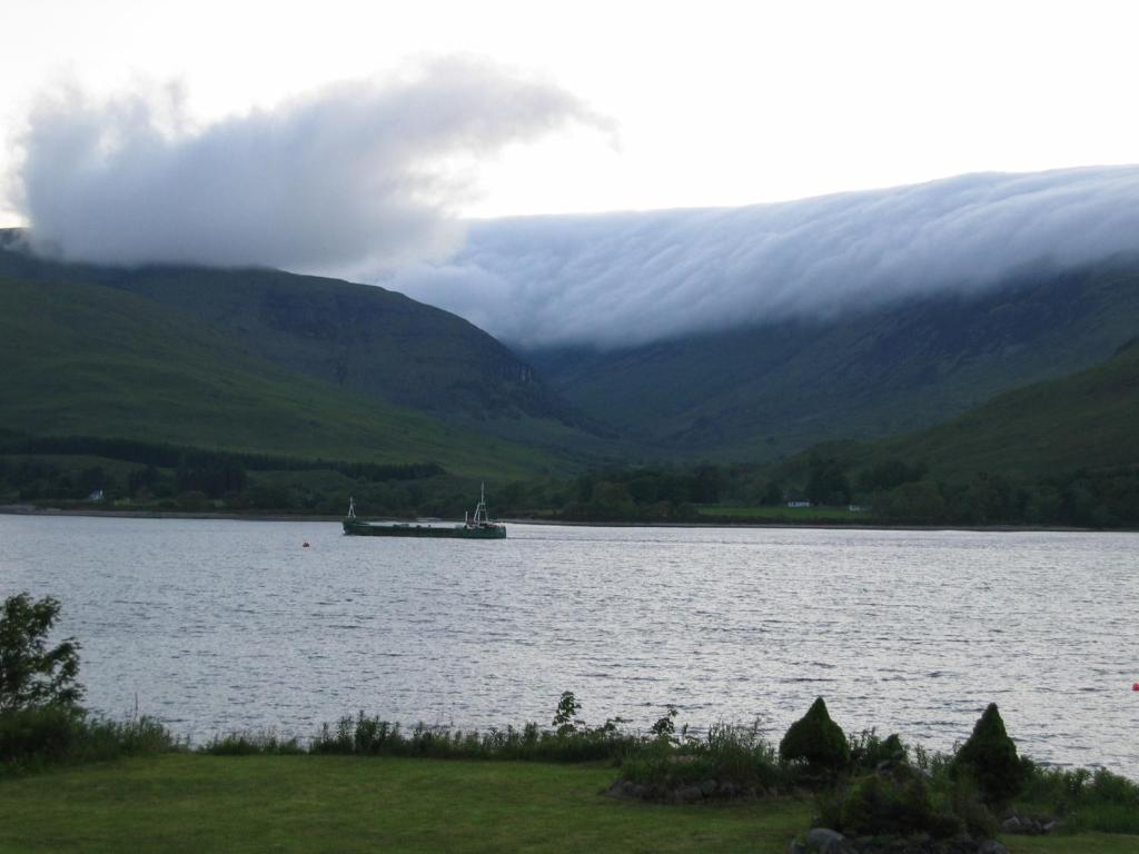 Stronchreggan View Guest House Fort William Buitenkant foto